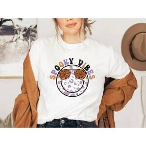 NEW GLITTERING SOUTH spooky vibes halloween tee in ivory